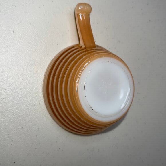Vintage Fire King Peach Luster Beehive Ovenware Handled Soup Bowl Anchor Hocking - Picture 4 of 8